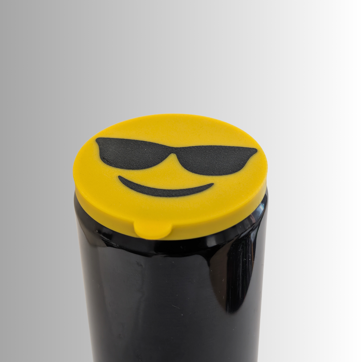 "Cool emoji" Tölkin kansi